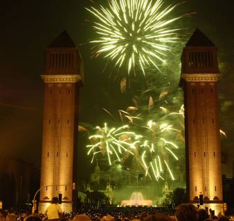 Piromusical (musical fireworks display) on Avinguda de la Reina Maria Cristina