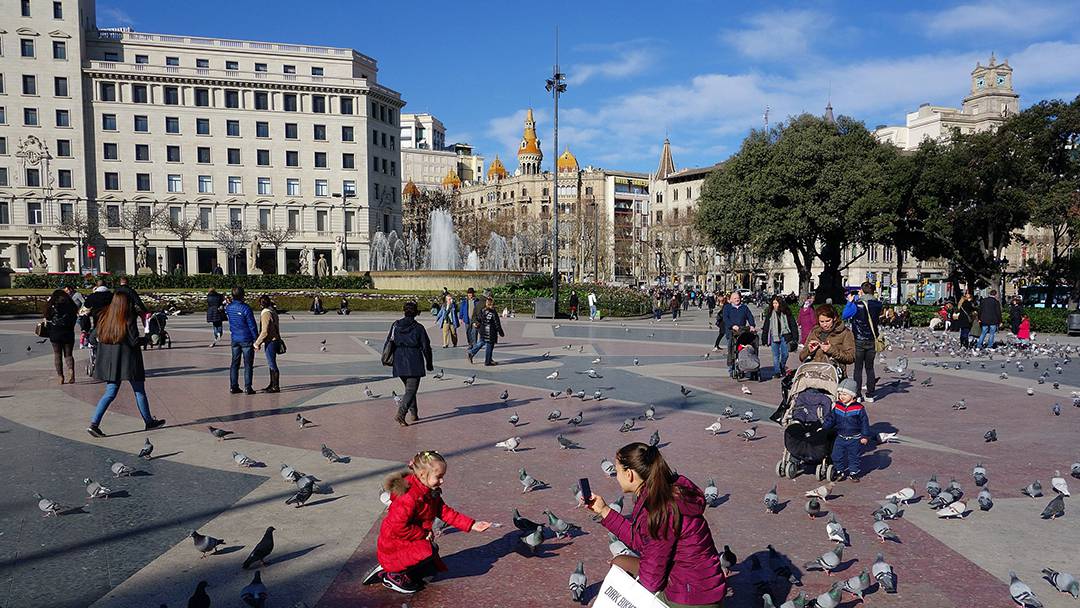 Plaza De Catalunya Meet Barcelona