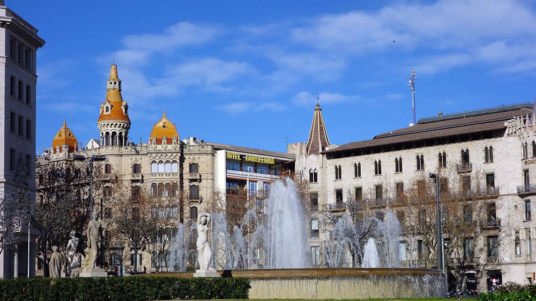 Plaça de Catalunya fountains