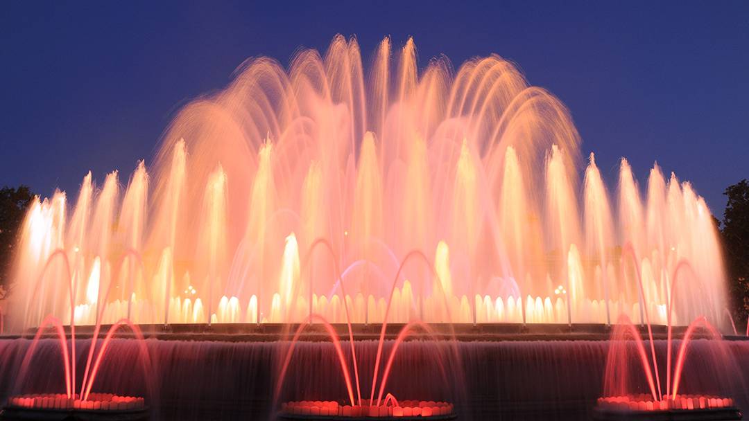 Montjuïc's Magic Fountain lit up 