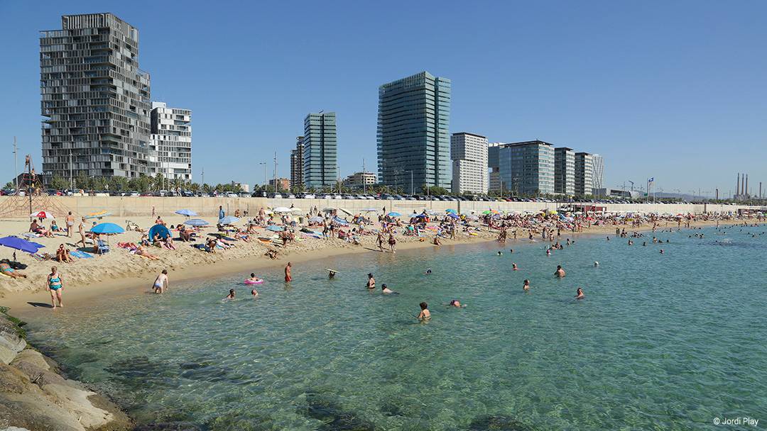 Resultado de imagen de Playa de Llevant barcelona